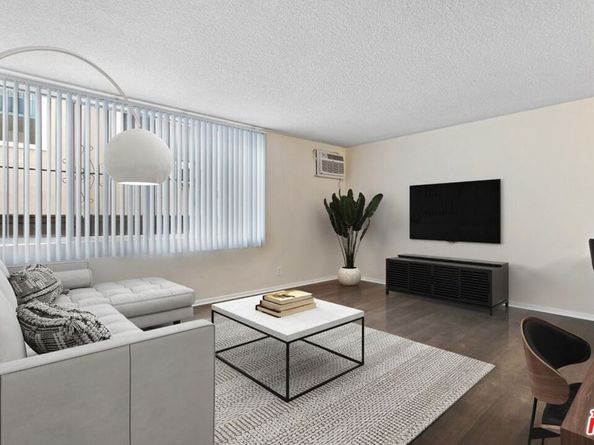 947 W 30th Street, Los Angeles CA 90007