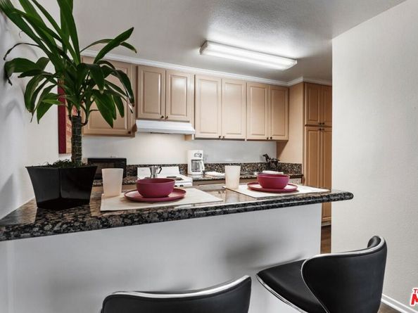 947 W 30th Street, Los Angeles CA 90007