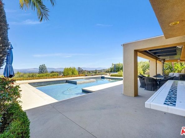 21749 Planewood Drive, Woodland Hills CA 91364