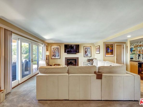 21749 Planewood Drive, Woodland Hills CA 91364