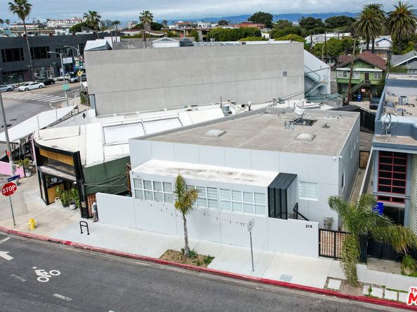 215 Windward Avenue, Venice CA 90291