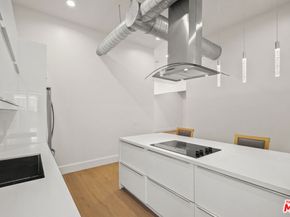 215 Windward Avenue, Venice CA 90291