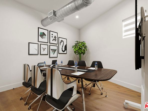 215 Windward Avenue, Venice CA 90291