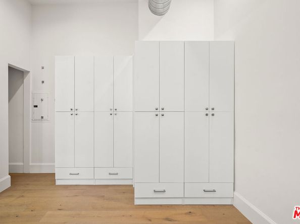 215 Windward Avenue, Venice CA 90291