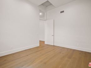 215 Windward Avenue, Venice CA 90291