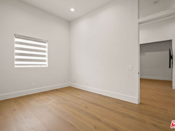 215 Windward Avenue, Venice CA 90291