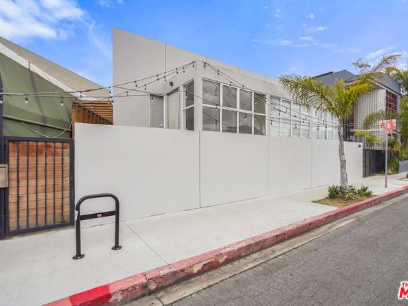 215 Windward Avenue, Venice CA 90291