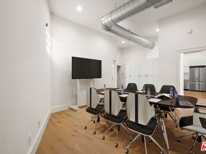 215 Windward Avenue, Venice CA 90291