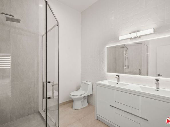 215 Windward Avenue, Venice CA 90291