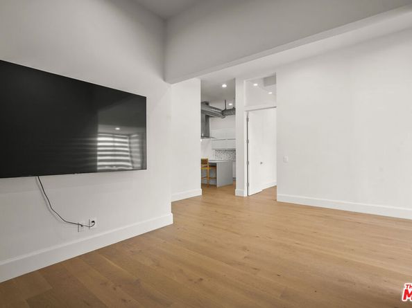 215 Windward Avenue, Venice CA 90291