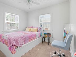 5600 S Manhattan Place, Los Angeles CA 90062