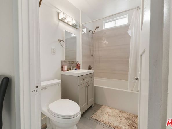 5600 S Manhattan Place, Los Angeles CA 90062