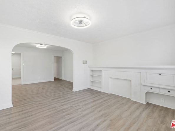 5600 S Manhattan Place, Los Angeles CA 90062