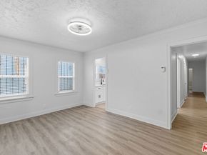 5600 S Manhattan Place, Los Angeles CA 90062