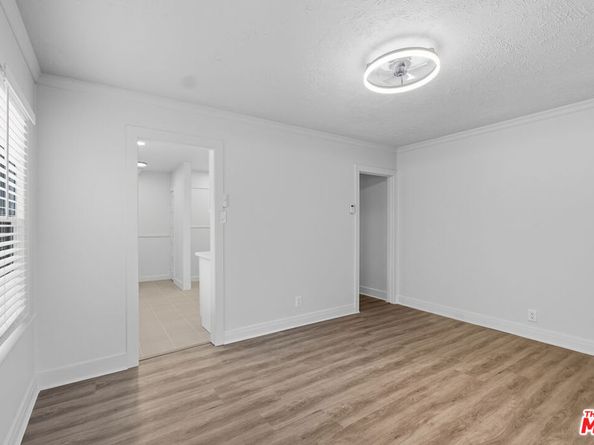 5600 S Manhattan Place, Los Angeles CA 90062