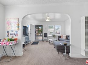 5600 S Manhattan Place, Los Angeles CA 90062