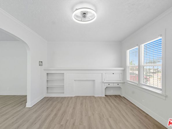 5600 S Manhattan Place, Los Angeles CA 90062