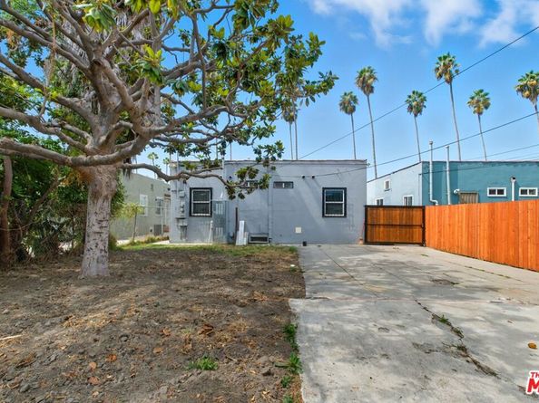 5600 S Manhattan Place, Los Angeles CA 90062