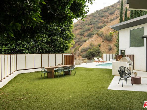 2257 Chelan Drive, Los Angeles CA 90068