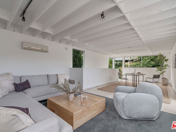 2257 Chelan Drive, Los Angeles CA 90068