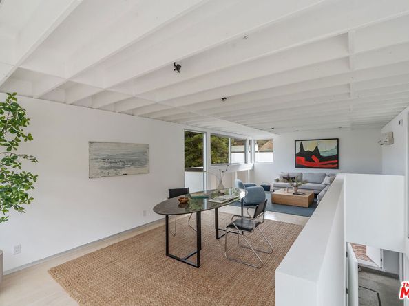 2257 Chelan Drive, Los Angeles CA 90068