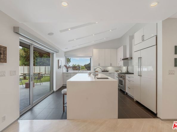2257 Chelan Drive, Los Angeles CA 90068