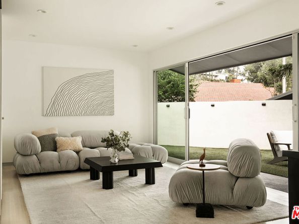 2257 Chelan Drive, Los Angeles CA 90068