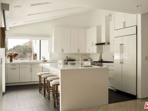 2257 Chelan Drive, Los Angeles CA 90068