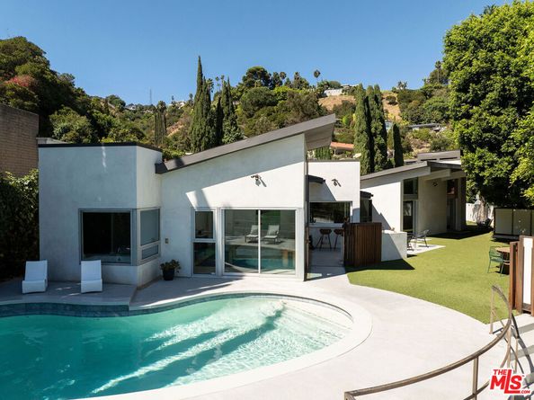 2257 Chelan Drive, Los Angeles CA 90068
