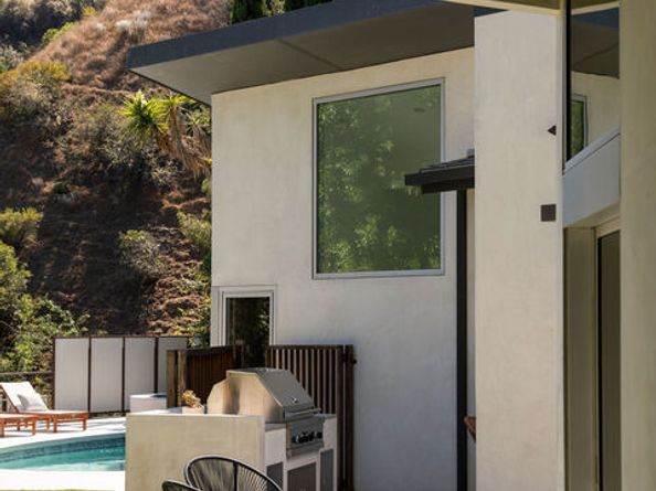 2257 Chelan Drive, Los Angeles CA 90068