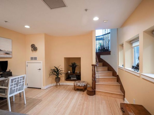 5700 Seawalk Drive 8, Los Angeles CA 90094