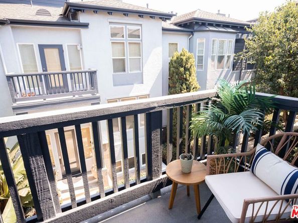 5700 Seawalk Drive 8, Los Angeles CA 90094