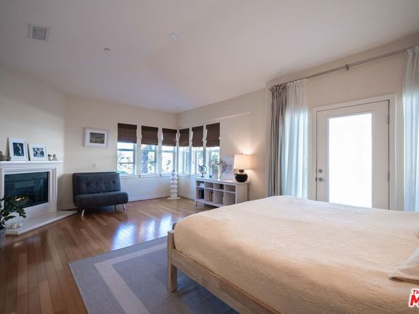 5700 Seawalk Drive 8, Los Angeles CA 90094