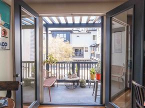 5700 Seawalk Drive 8, Los Angeles CA 90094