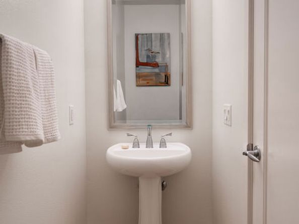 5700 Seawalk Drive 8, Los Angeles CA 90094