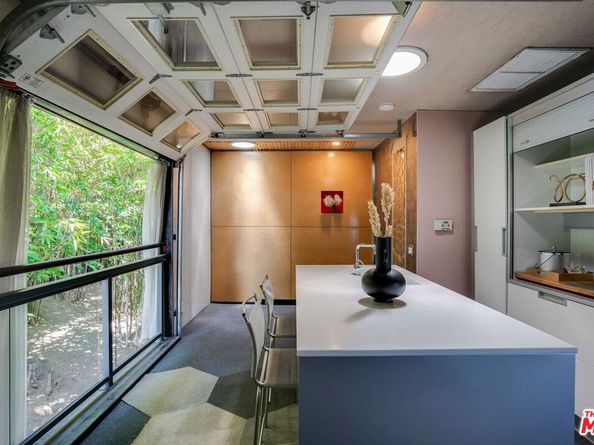 2528 Dearborn Drive, Los Angeles CA 90068