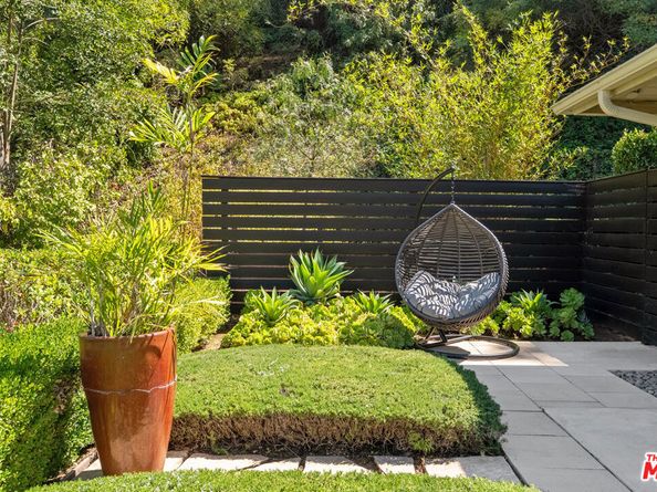2206 Sunset Crest Drive, Los Angeles CA 90046