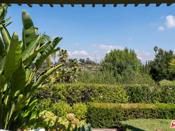 2206 Sunset Crest Drive, Los Angeles CA 90046