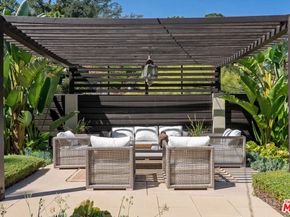 2206 Sunset Crest Drive, Los Angeles CA 90046