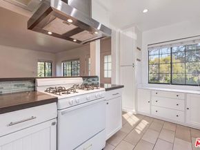 717 Coeur D Alene Avenue, Venice CA 90291