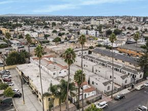 520 W 82nd Street, Los Angeles CA 90044