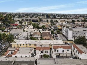 520 W 82nd Street, Los Angeles CA 90044