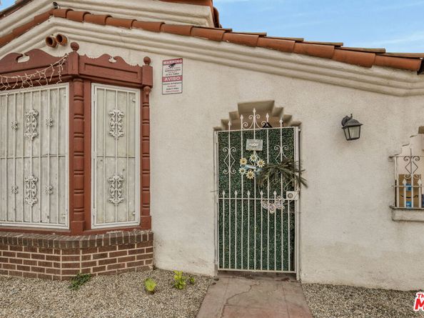 520 W 82nd Street, Los Angeles CA 90044