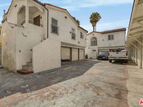 520 W 82nd Street, Los Angeles CA 90044