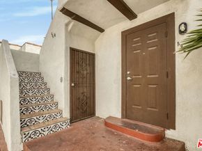 520 W 82nd Street, Los Angeles CA 90044