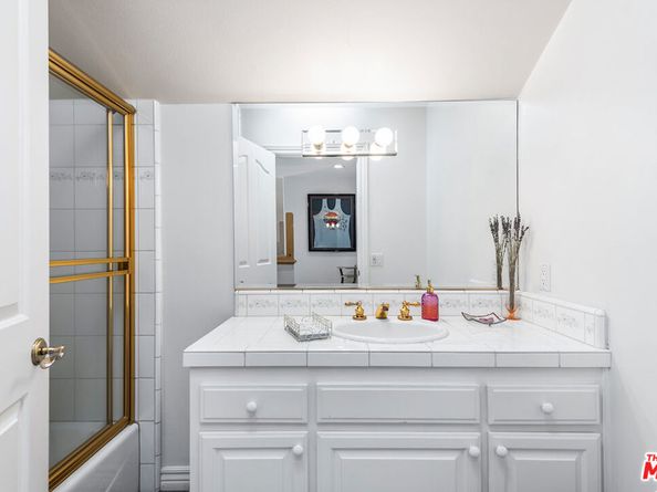 17040 Rancho Street, Encino CA 91316
