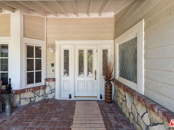 17040 Rancho Street, Encino CA 91316