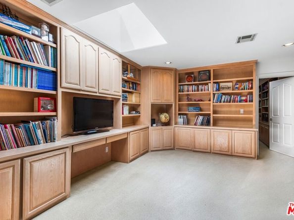 17040 Rancho Street, Encino CA 91316