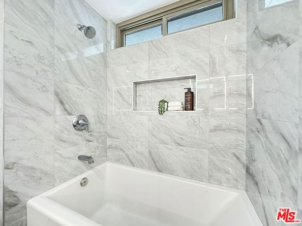 5810 S Halm Avenue, Los Angeles CA 90056