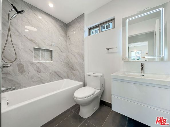 5810 S Halm Avenue, Los Angeles CA 90056